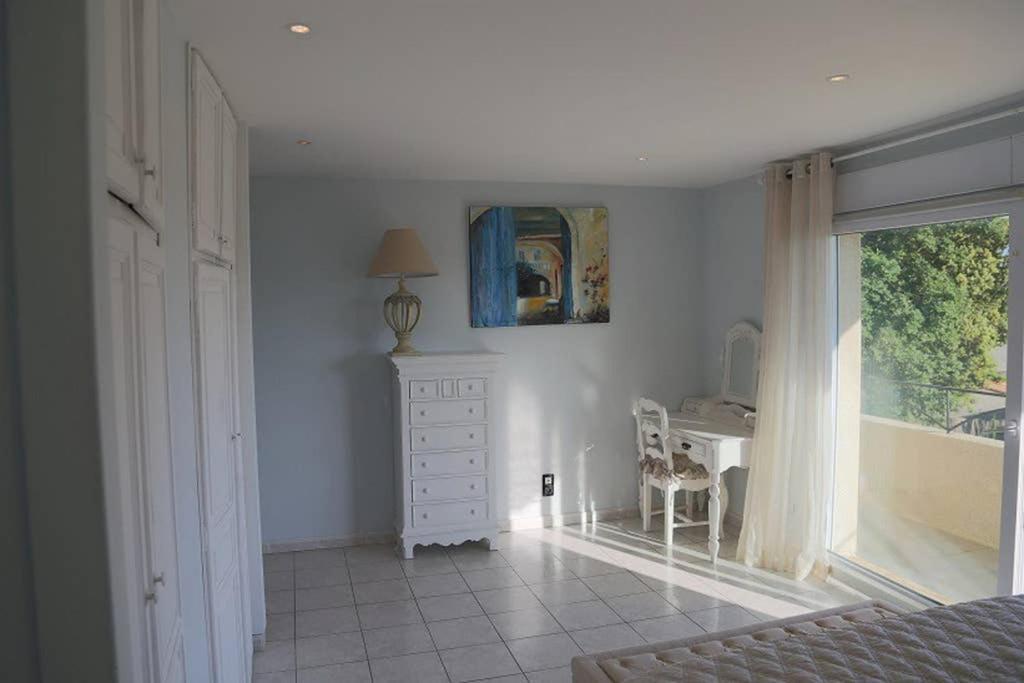 Elegante Villa De 180M3 Avec La Superbe Vue Connaux Exterior photo