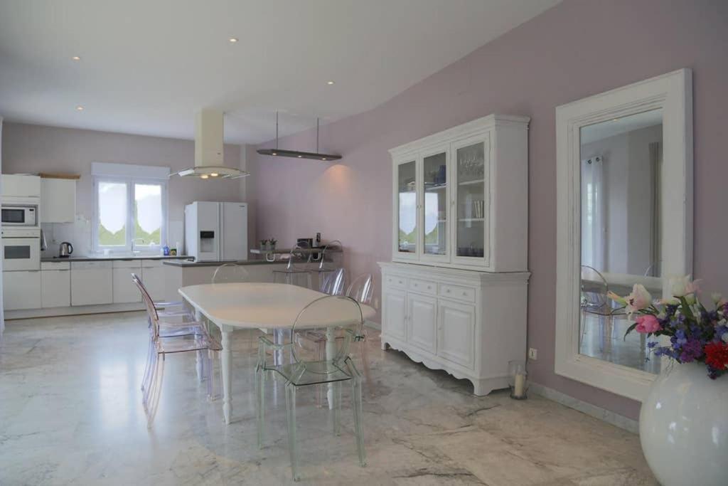 Elegante Villa De 180M3 Avec La Superbe Vue Connaux Exterior photo